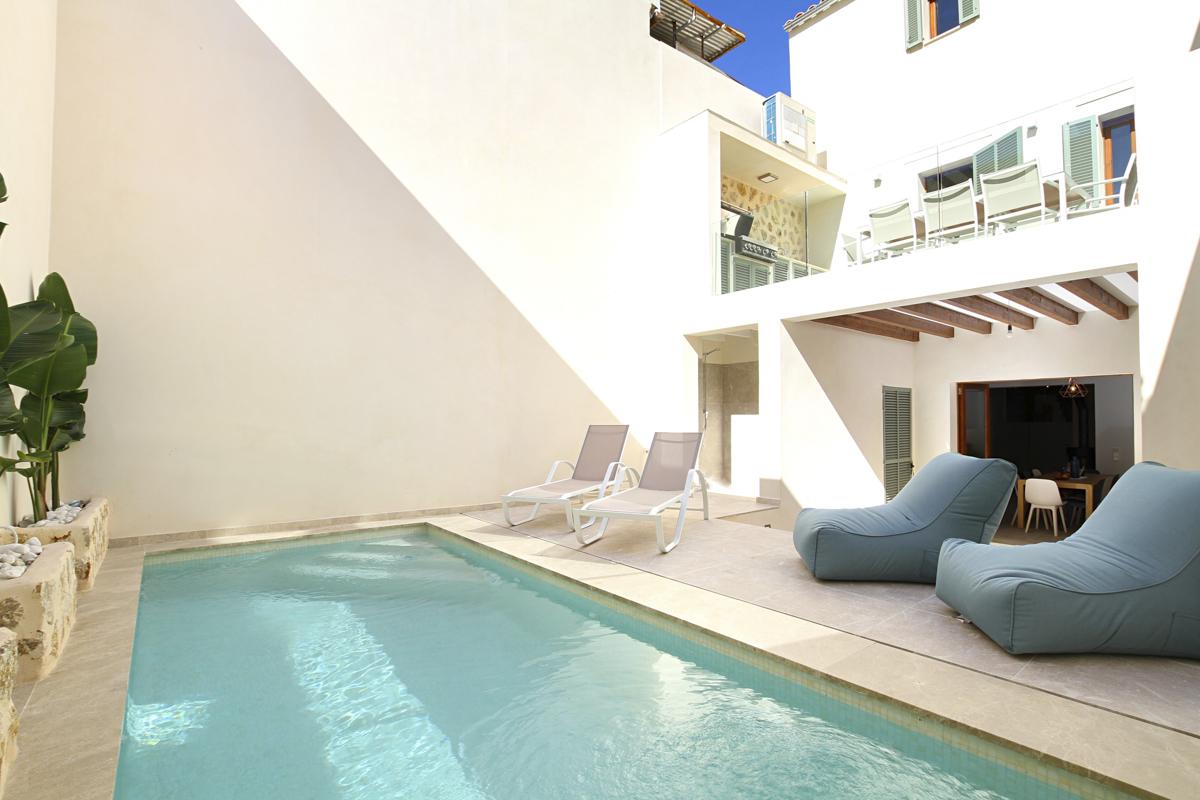 Villa Tila cozy holiday townhouse in center of Pollensa Old Town