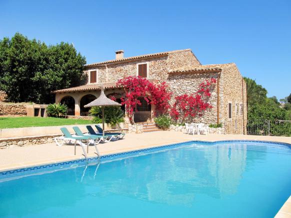 Can Caubo is a perfect villa rental in Cala dOr, Spain
