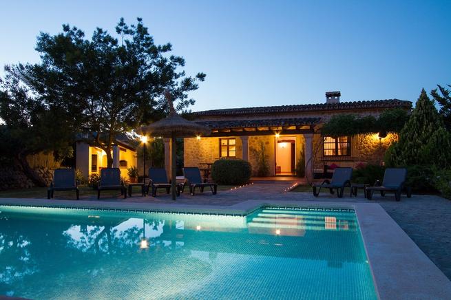 Villa to rent in Pollensa with swimming pool, Majorca