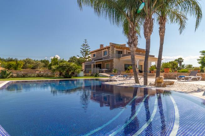 House with private pool near Playa de Muro